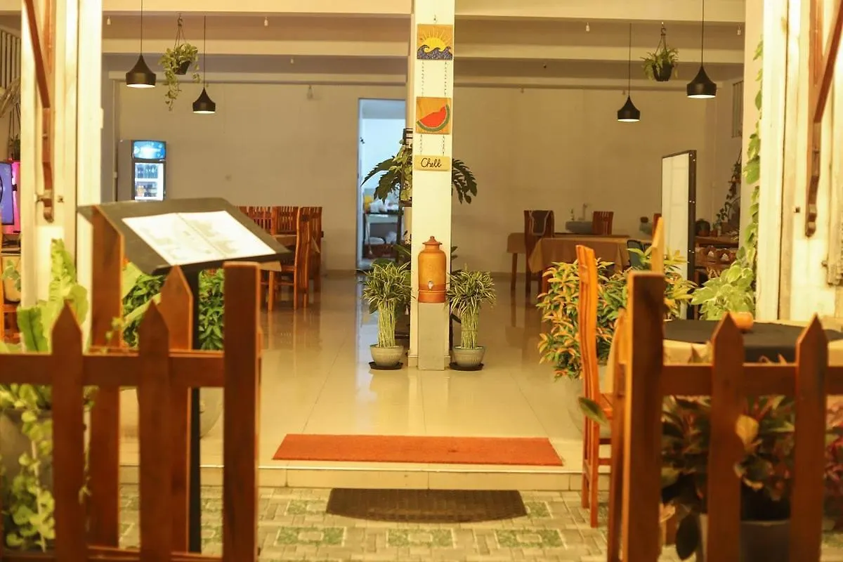 Guest house Beach Royal Hub Hotel & Restaurant Negombo