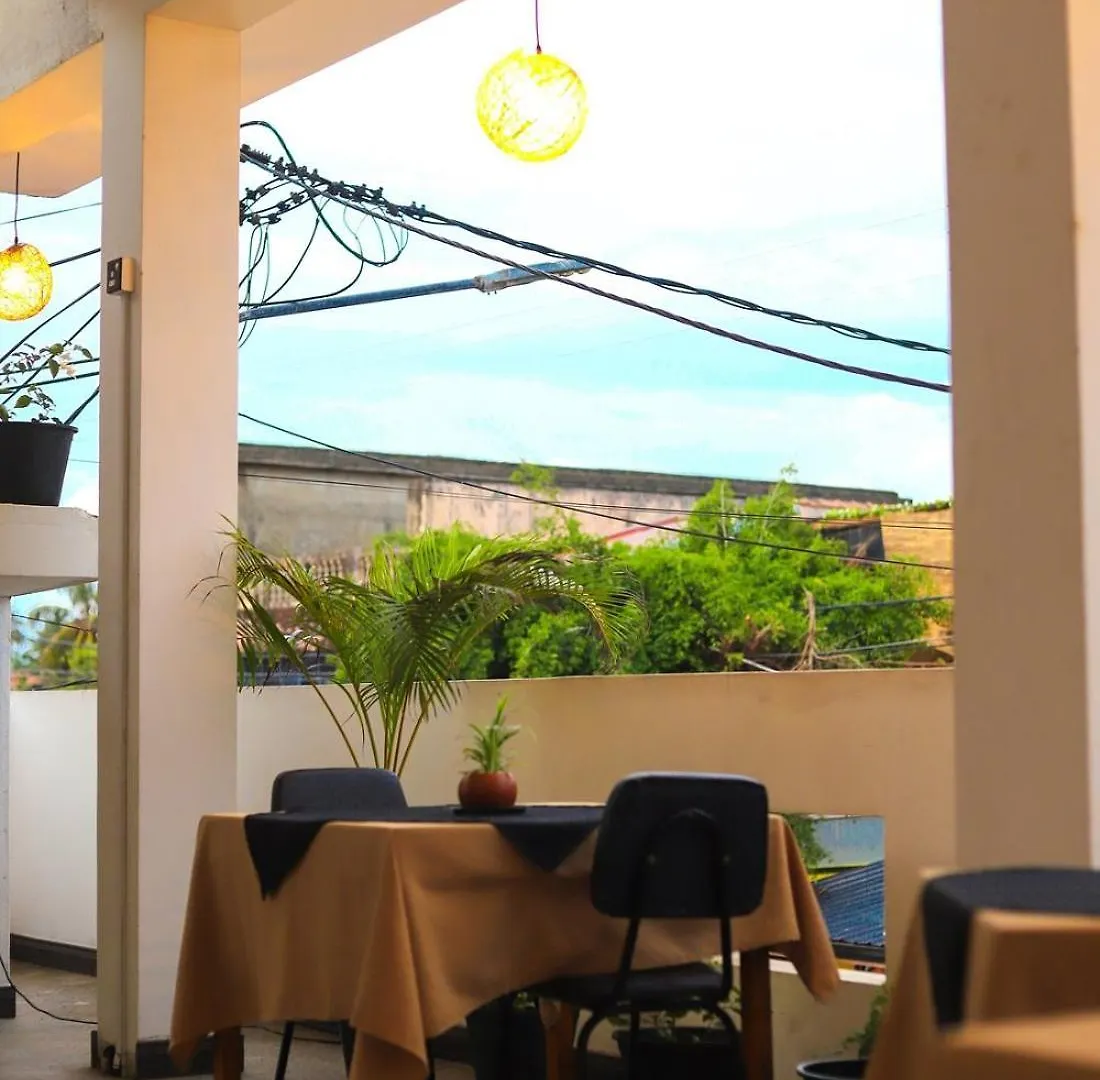 Beach Royal Hub Hotel & Restaurant Negombo Guest house
