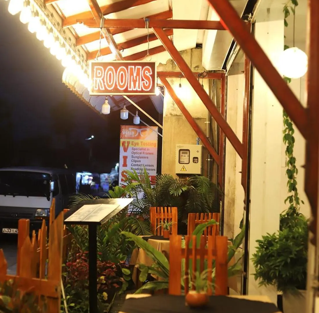 Beach Royal Hub Hotel & Restaurant Negombo